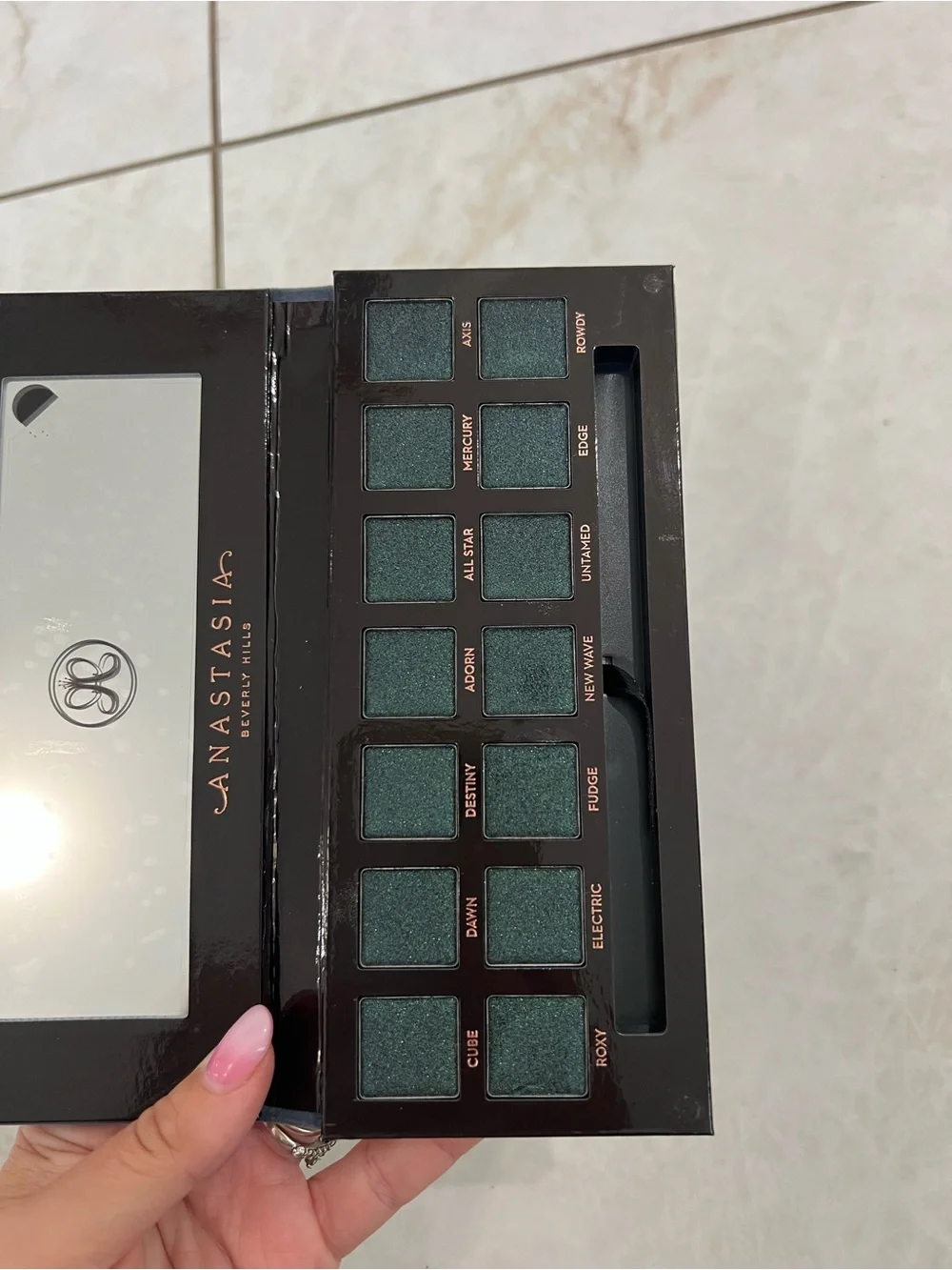 DEFECT NEW Anastasia Beverly Hills Subculture Pallet